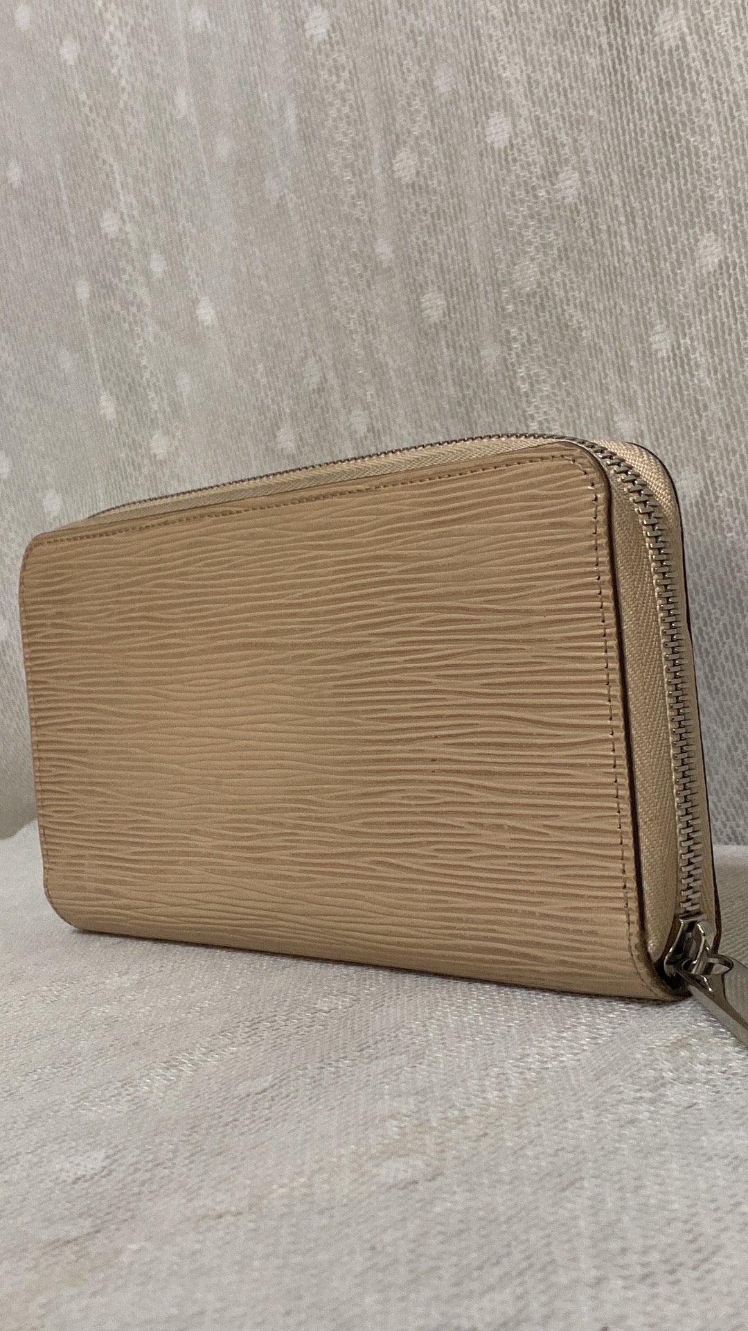 Louis Vuitton Epi Leather Long Zippy Zip Wallet In Beige