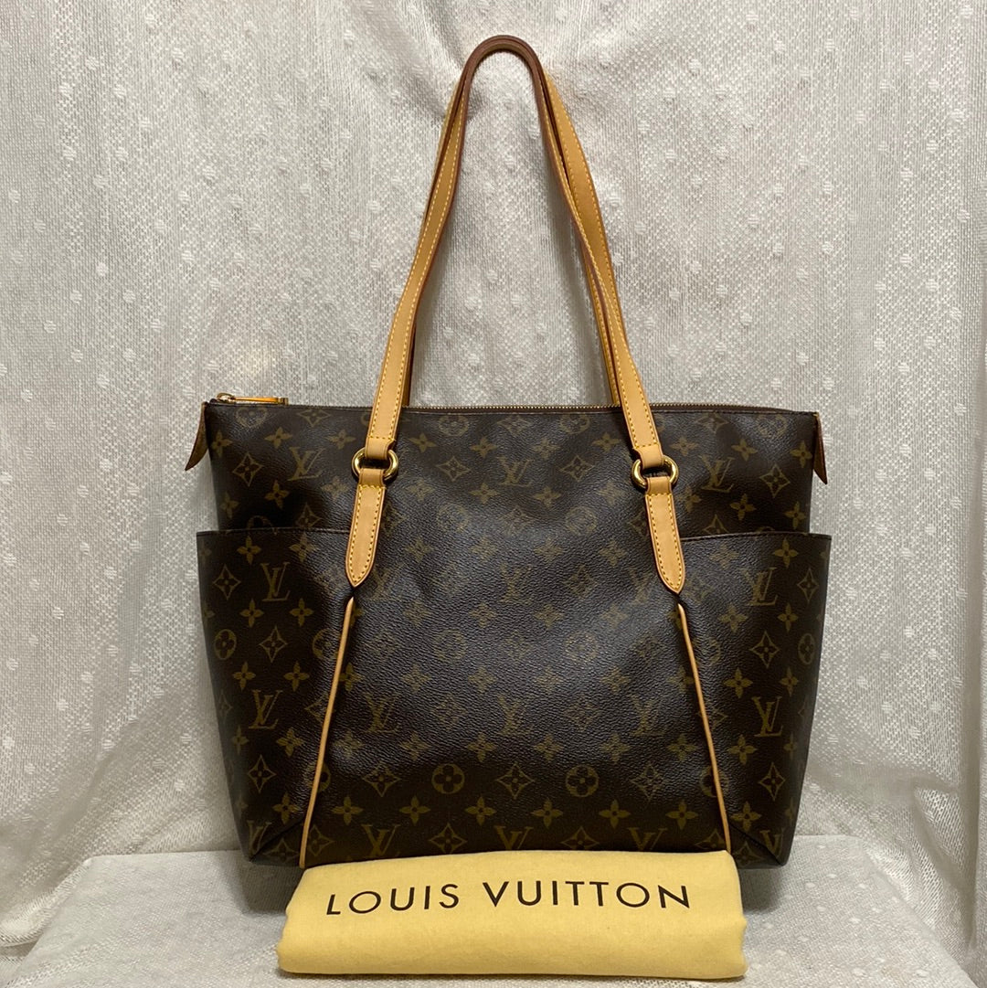 louis vuitton totally mm size